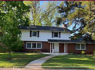 1515 E 8th Ave, Winfield, KS 67156