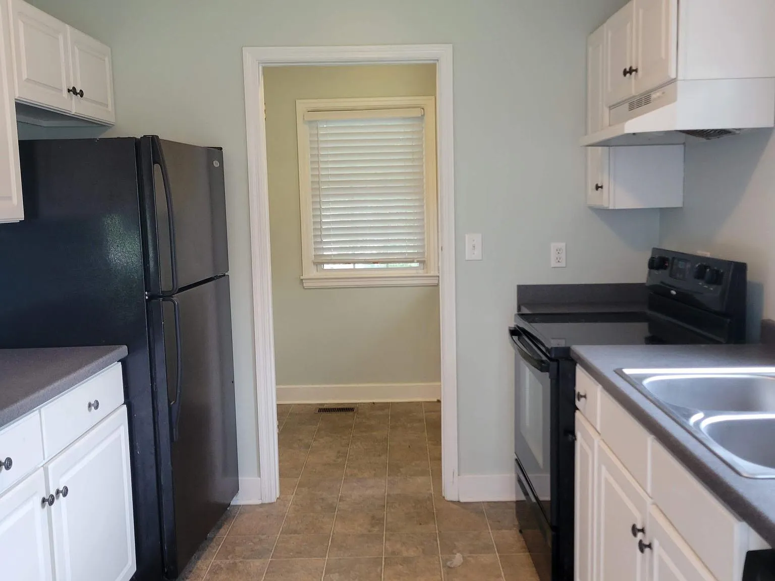 2 bed, 1122 sqft, $1,450 — Photo 2