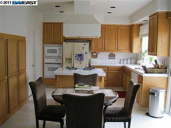 5th image of 30723 Churchill Ct