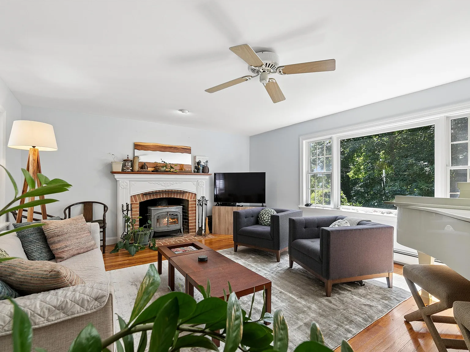 Charming Cutchogue Cape Available for Off-Season Monthly Rental — Photo 4
