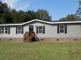 7641 Joe Brown Rd, Bladenboro, NC 28320