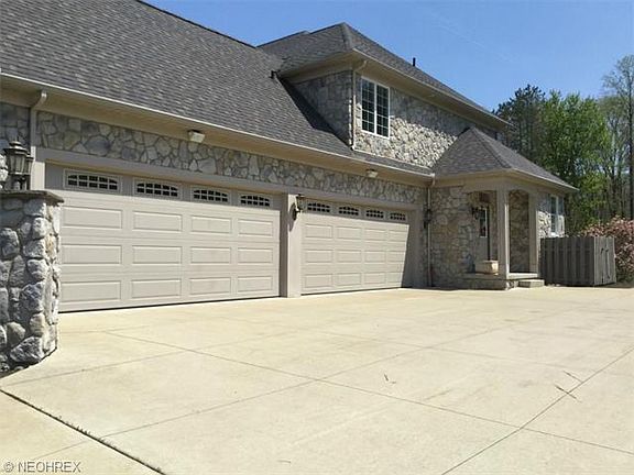 2nd image of 3969 River Oaks Dr