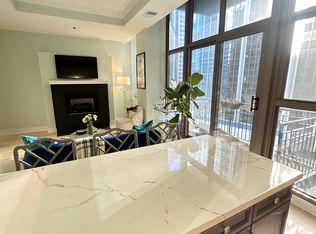 212 W Washington St APT 906, Chicago, IL 60606