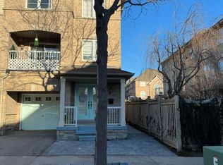 4 Burnsborough St, Ajax, ON L1S 0B6