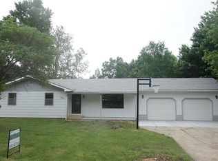 300 E Cleburne St, Randolph, KS 66554