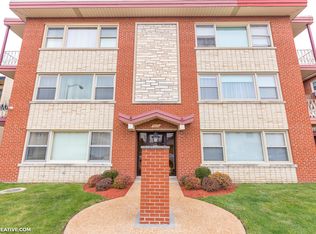 3033 Paris Ave APT 104, River Grove, IL