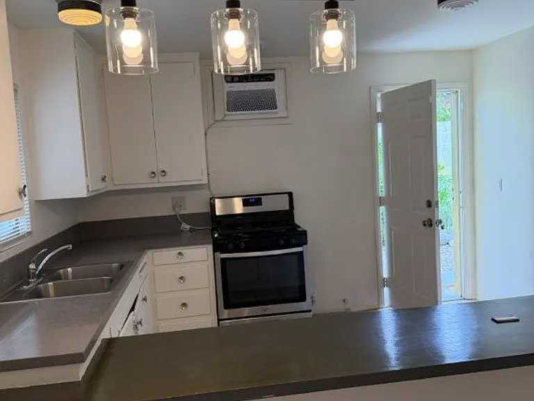 2626 N Junipero Ave — Photo 3