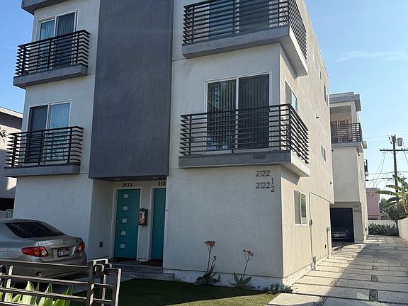 3rd image of 2122-2124 Carmona Ave #2122-1/2
