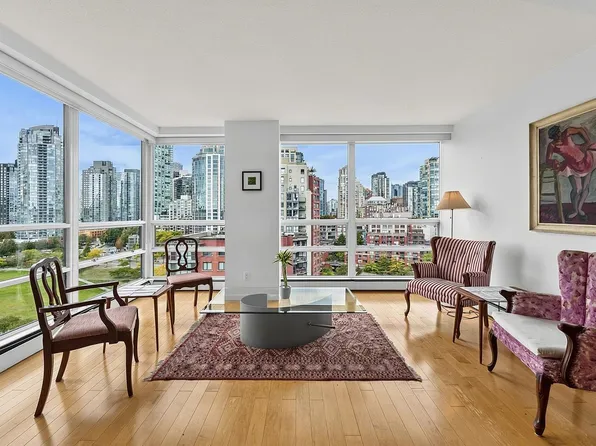 139 Drake St #16D, Vancouver, BC V6Z 2T8