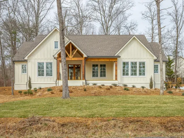 498 Hargis Rd, Signal Mountain, TN 37377