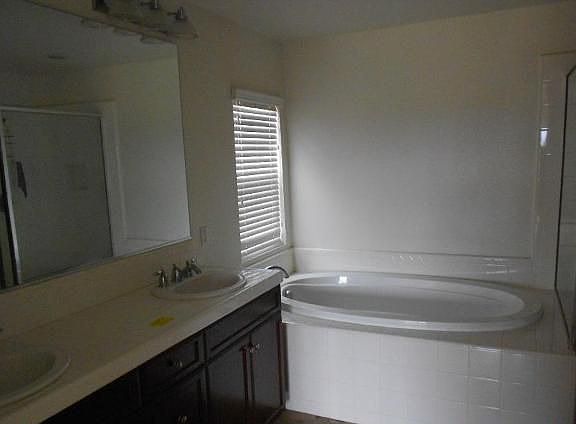 5th image of 29907 Fox Creek Dr