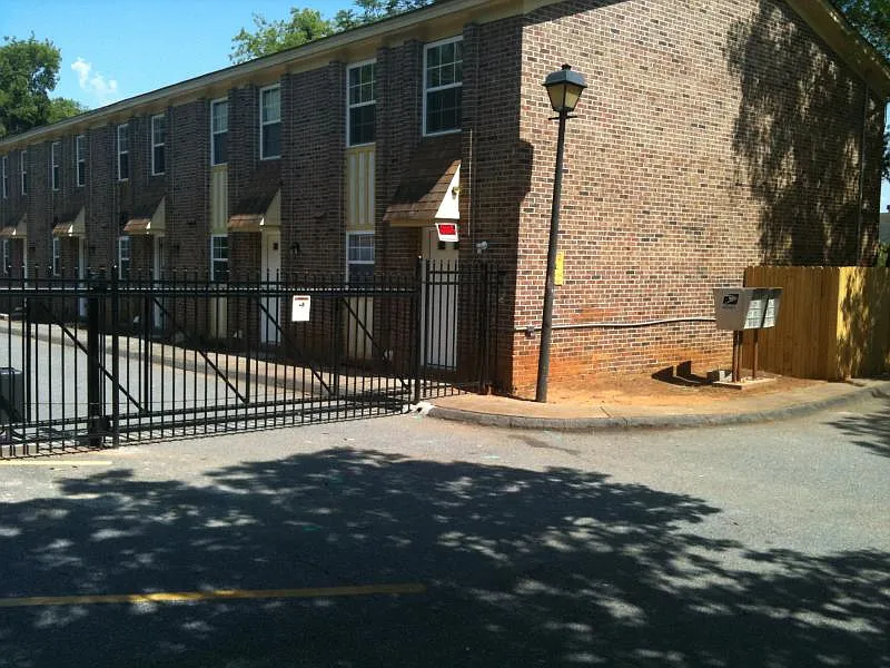 853 North Ave