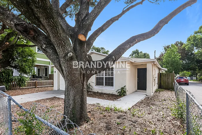 3 bed, 2.0 bath, 1286 sqft, $1,995 — Photo 3