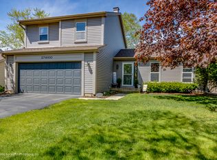 27W100 Chestnut Ln, Winfield, IL 60190