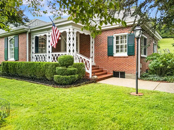 30515 Oxford Ave, Meadowview, VA 24361