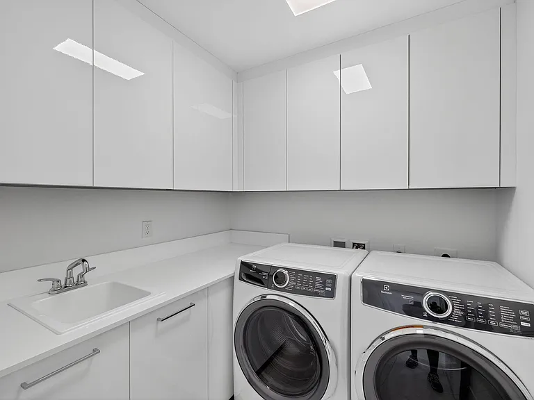 153 N Seabreeze Blvd #901 — Photo 39