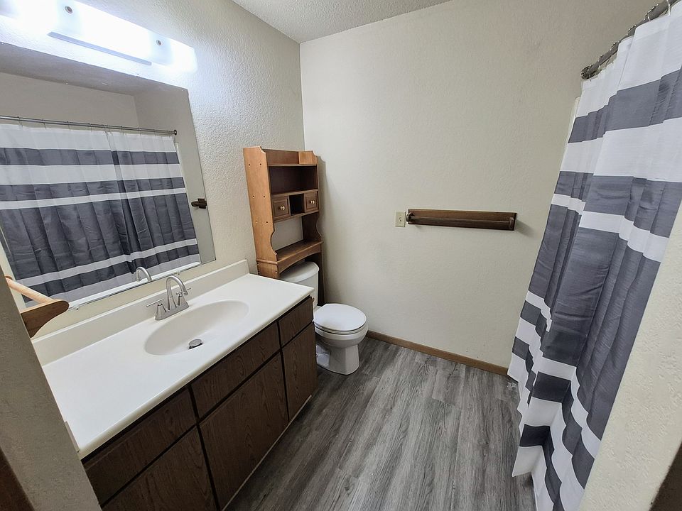 1st image of 115 3rd St #12