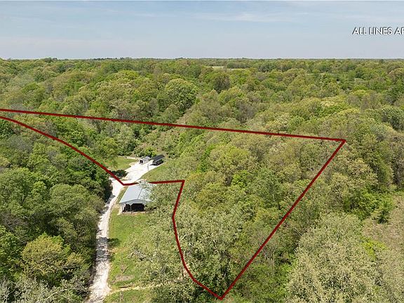 5th image of 1060 Godar Hollow Rd