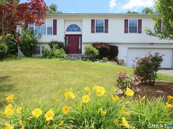 5 Oaktree Court, Bethel, CT 06810