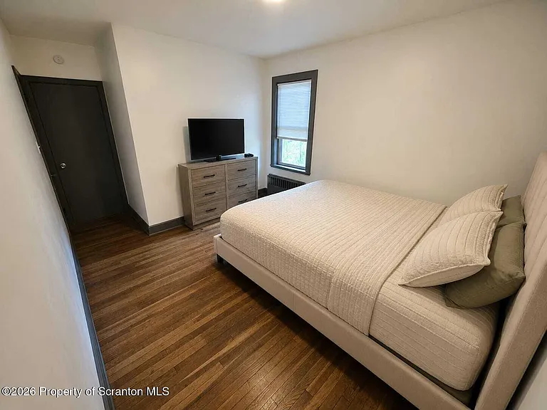 1057 Lincoln St — Photo 13