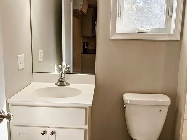 209 N Meadow St — Photo 9