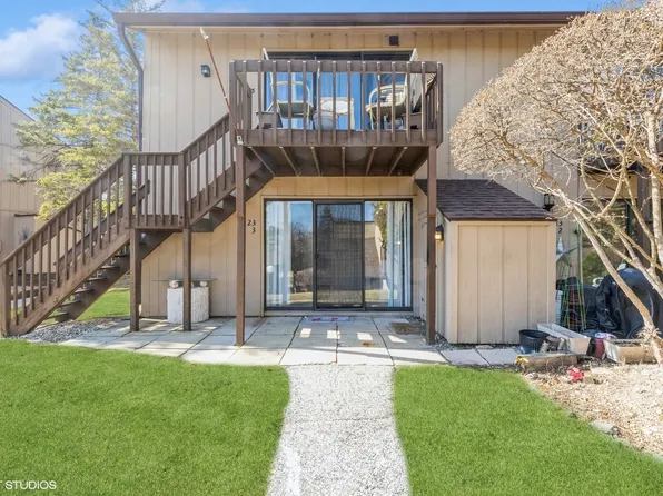 23 Jamaica Colony APT 3, Fox Lake, IL 60020