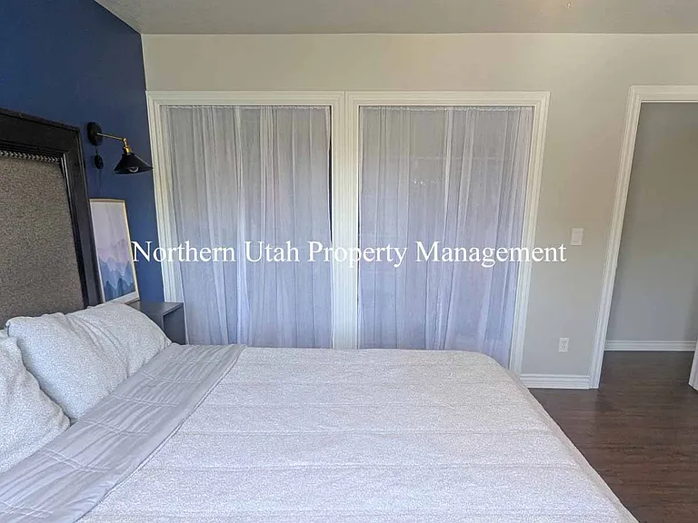 1287 W 2000 N — Photo 8