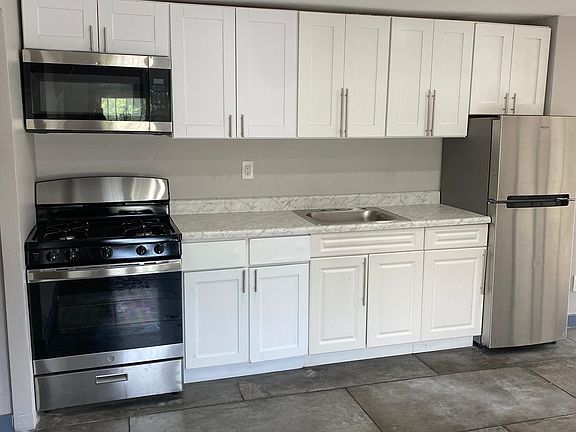3rd image of 402 S 15th St Floor 3