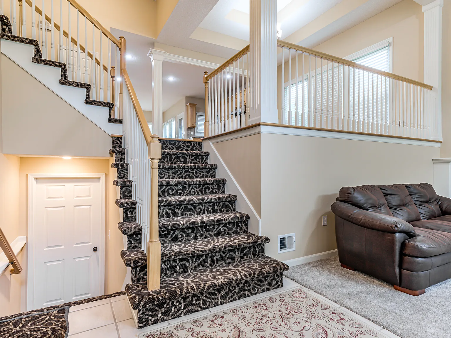 4 bed, 3810 sqft, $3,300 — Photo 3