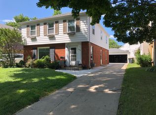 2571 N 74th St, Wauwatosa, WI 53213