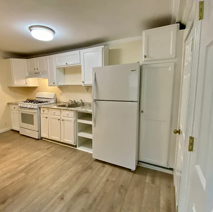 21 Independent St