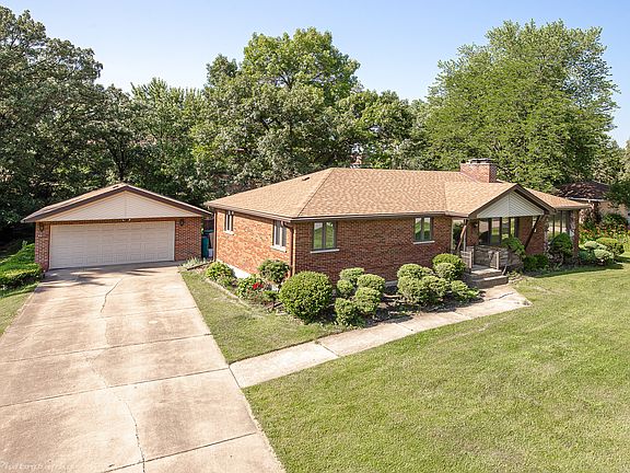 2nd image of 8617 W 93rd Pl