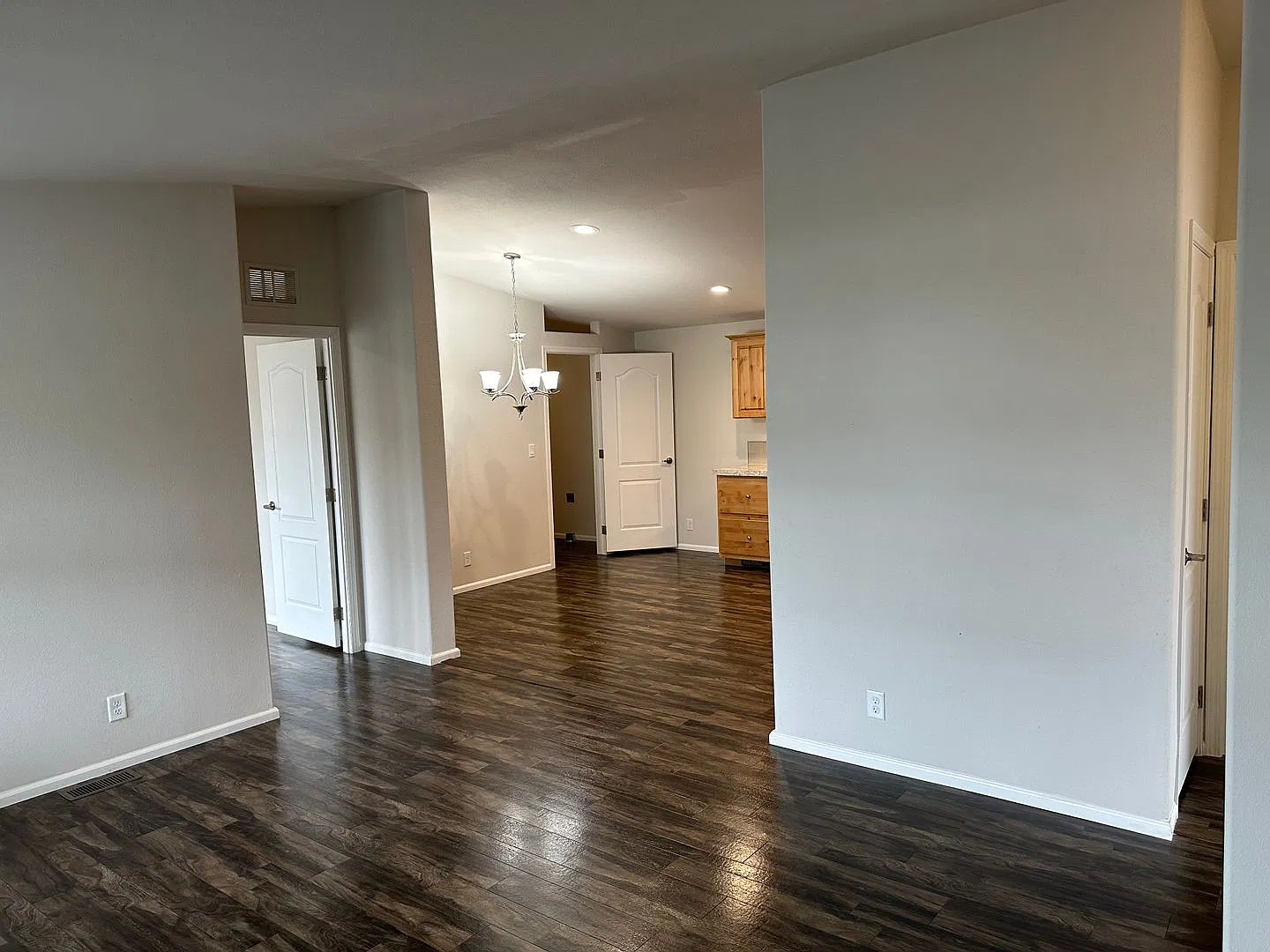 Newer 3-bedroom 2-bathroom duplex in Thurston! — Photo 3