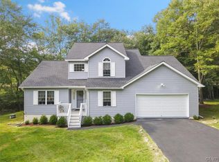 216 Ravenhill Rd, Lehman, PA 18371