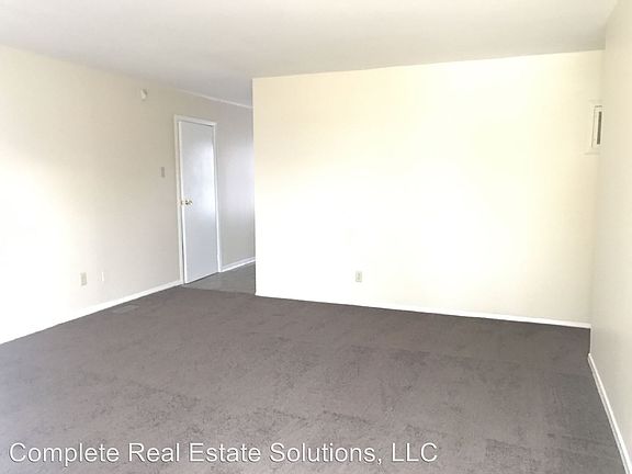3rd image of 4456 N Kenyon Dr
