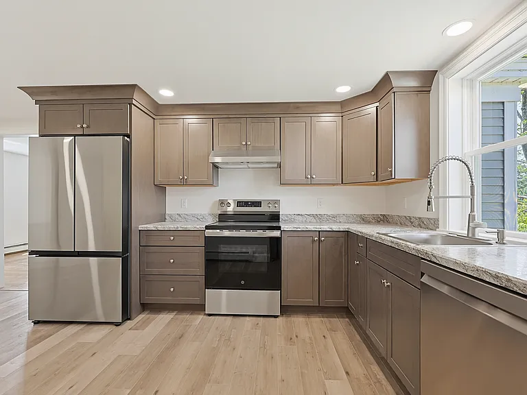 251 Lake St #1 — Photo 5