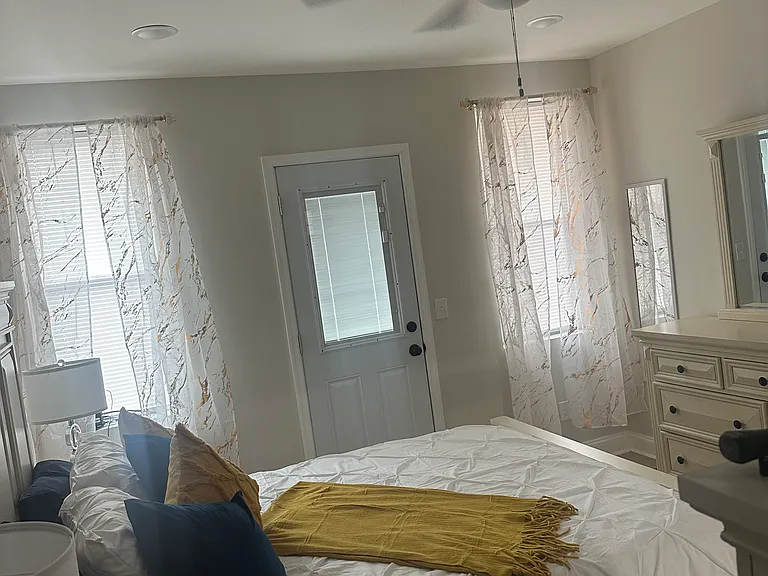 533 N Lakewood Ave — Photo 19