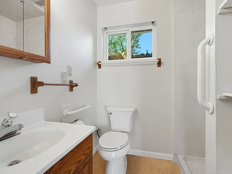 2210 Ewell Rd — Photo 27