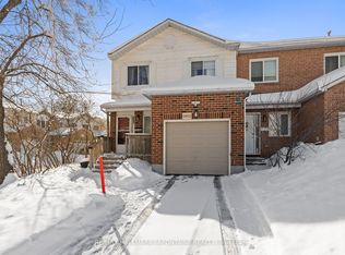 1802 Turnberry Rd, Ottawa, ON K1E3V1