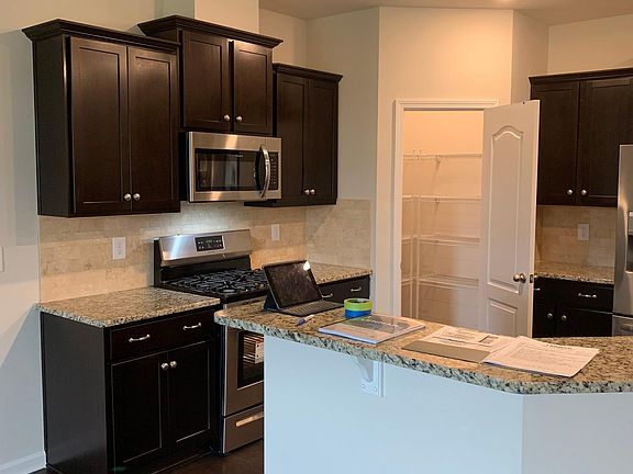5th image of 2606 Winter Thistle Way