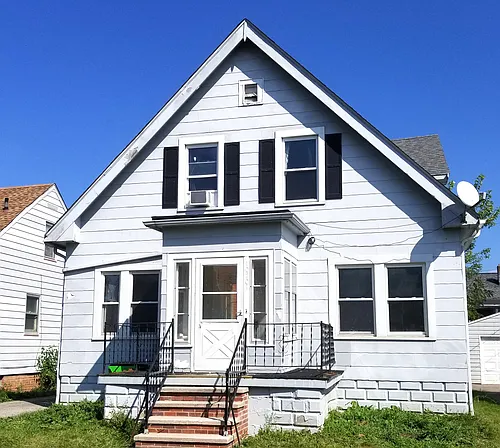 10701 Vernon Ave Photo 1