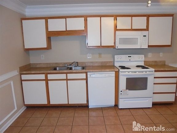 4th image of 7012 Stoneridge Dr