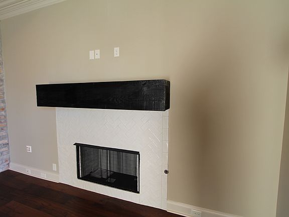 4th image of 201 Golden Cypress Dr.