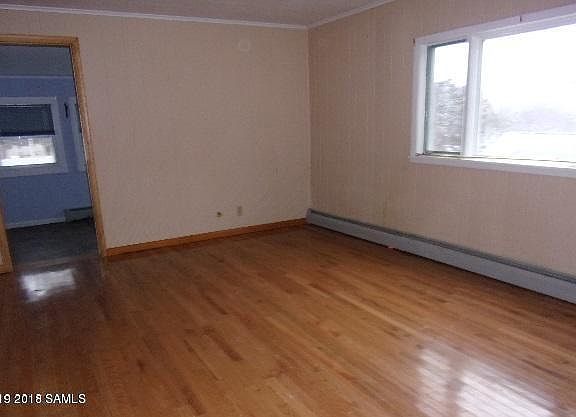 5th image of 77 Wayne Ave