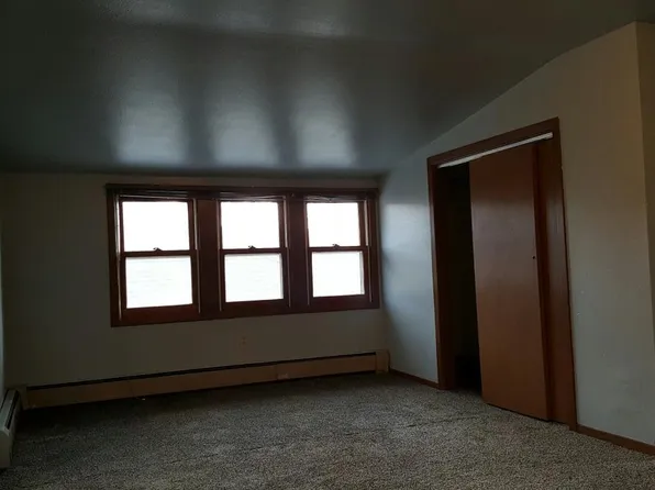 720 12th St N, Fargo, ND 58102