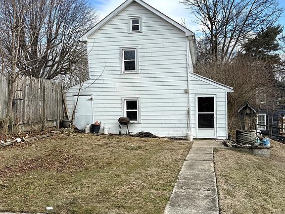 3rd image of 248 Main St