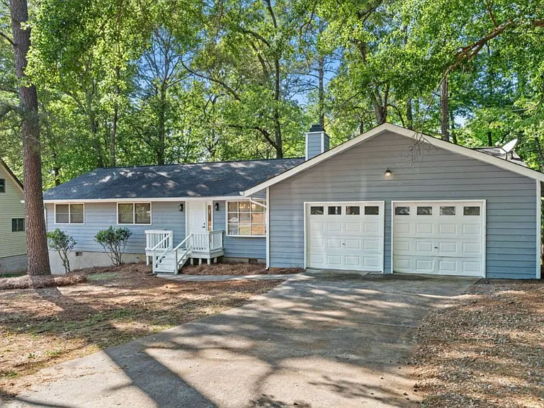 213 Dogwood Glen Dr — Photo 1
