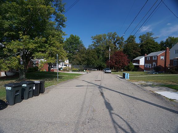 quiet dead end street