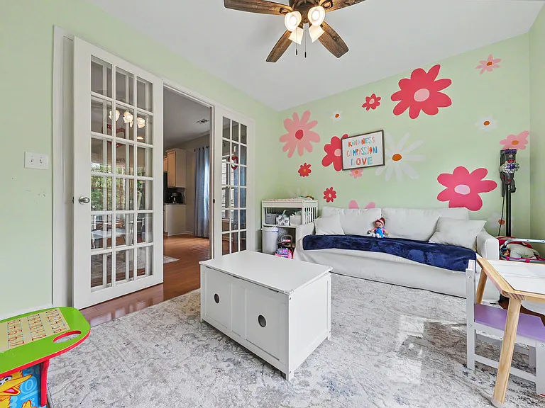 1147 Looking Glass Ln — Photo 18