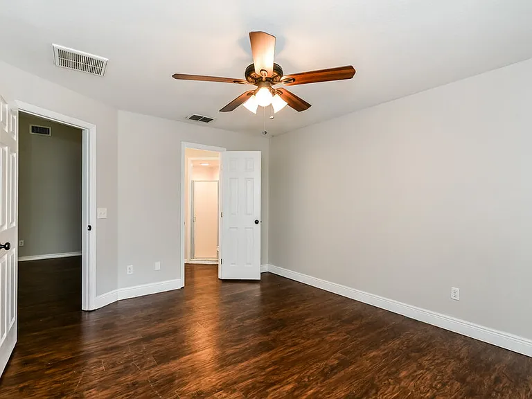 205 Madalyn Ct — Photo 11